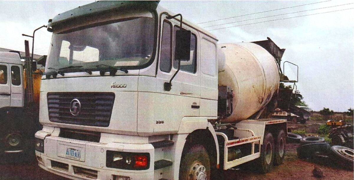 Truck-mounted concrete mixer