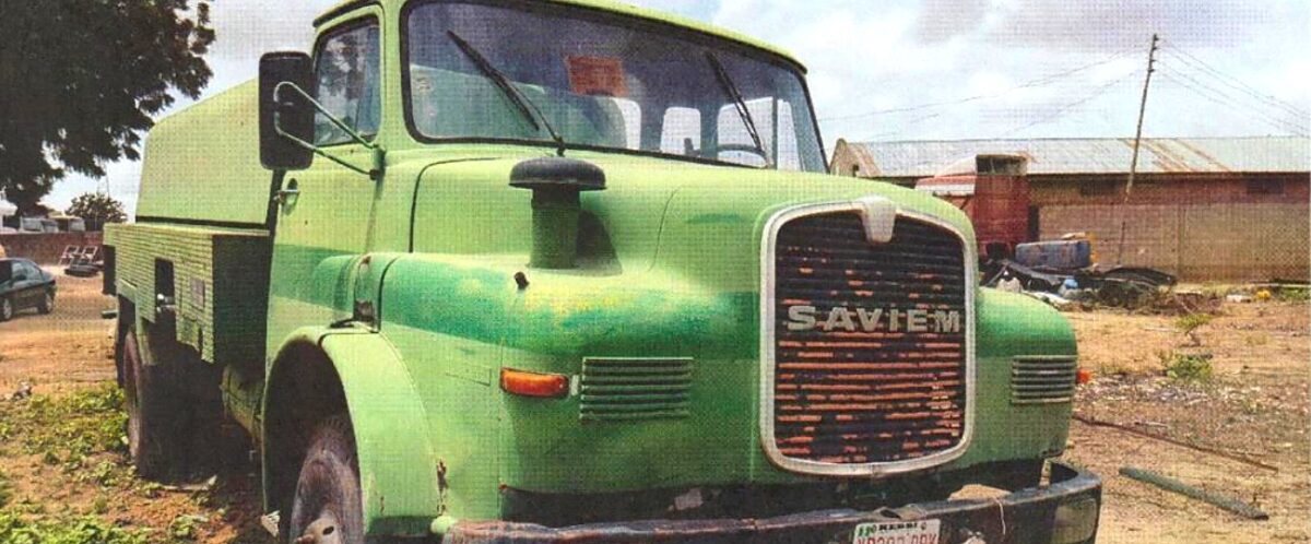 Saviem water tanker